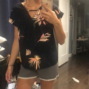 Cute blouse! Silky wrong cotton like back